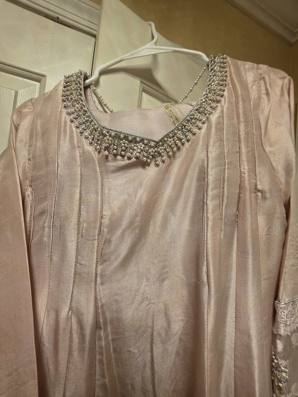 Elegant Women's Beaded Neck Pink Dress